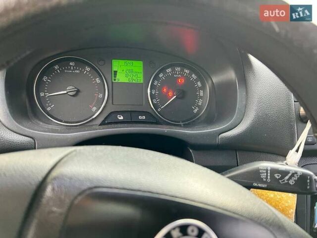 Сірий Шкода Фабія, об'ємом двигуна 1.2 л та пробігом 184 тис. км за 4999 $, фото 32 на Automoto.ua