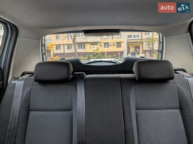 Серый Шкода Фабия, объемом двигателя 1.39 л и пробегом 162 тыс. км за 4000 $, фото 9 на Automoto.ua