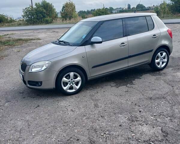 Сірий Шкода Фабія, об'ємом двигуна 1.42 л та пробігом 235 тис. км за 5700 $, фото 6 на Automoto.ua