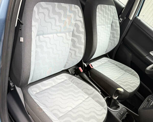 Серый Шкода Фабия, объемом двигателя 1.2 л и пробегом 152 тыс. км за 4500 $, фото 21 на Automoto.ua