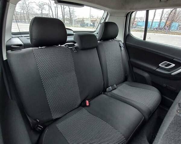 Серый Шкода Фабия, объемом двигателя 1.42 л и пробегом 230 тыс. км за 5700 $, фото 10 на Automoto.ua