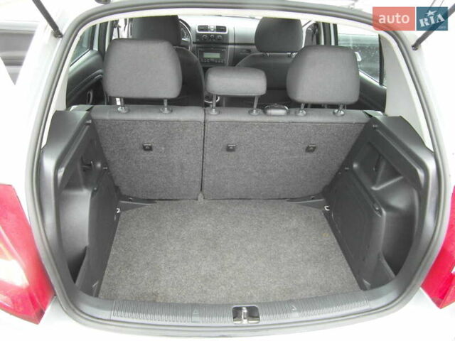 Серый Шкода Фабия, объемом двигателя 1.2 л и пробегом 141 тыс. км за 5900 $, фото 9 на Automoto.ua