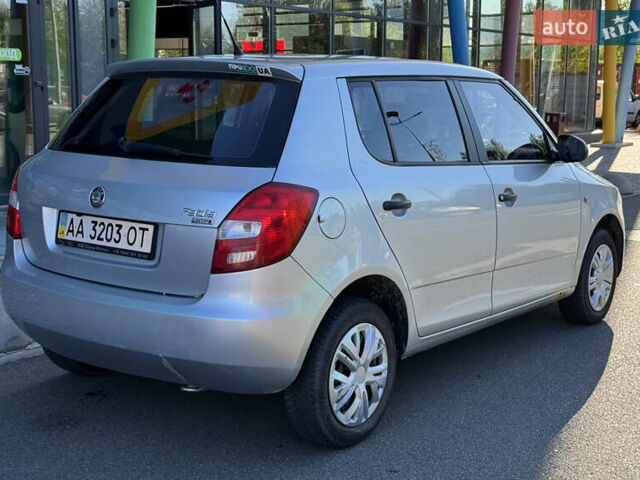 Шкода Фабия 2010 в Киеве на Automoto.ua Серый Шкода Фабия, объемом двигателя 1.2 л и пробегом 146 тыс. км за 4250 $, фото 2 на Automoto.ua
