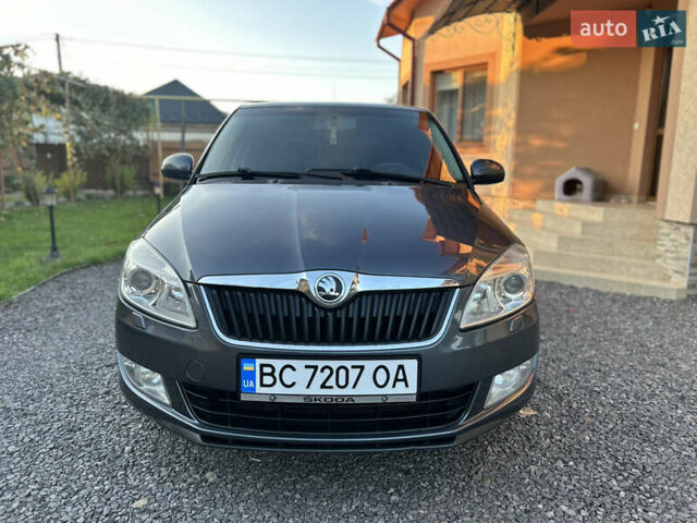 Серый Шкода Фабия, объемом двигателя 1.2 л и пробегом 135 тыс. км за 5200 $, фото 2 на Automoto.ua