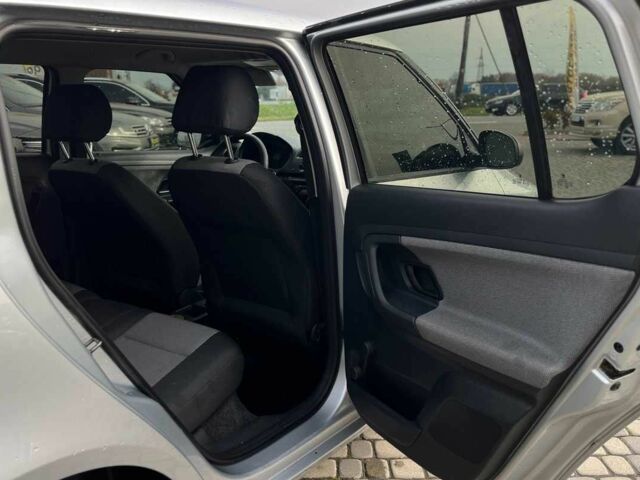 Серый Шкода Фабия, объемом двигателя 1.6 л и пробегом 283 тыс. км за 5800 $, фото 22 на Automoto.ua