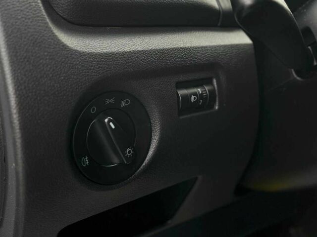 Серый Шкода Фабия, объемом двигателя 1.6 л и пробегом 283 тыс. км за 5800 $, фото 16 на Automoto.ua