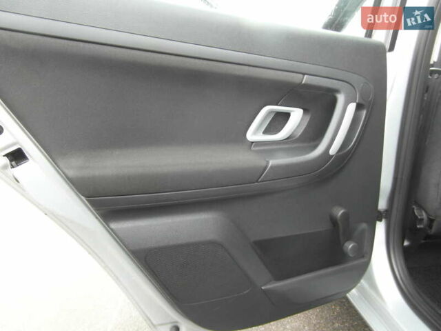 Серый Шкода Фабия, объемом двигателя 1.2 л и пробегом 141 тыс. км за 5900 $, фото 4 на Automoto.ua