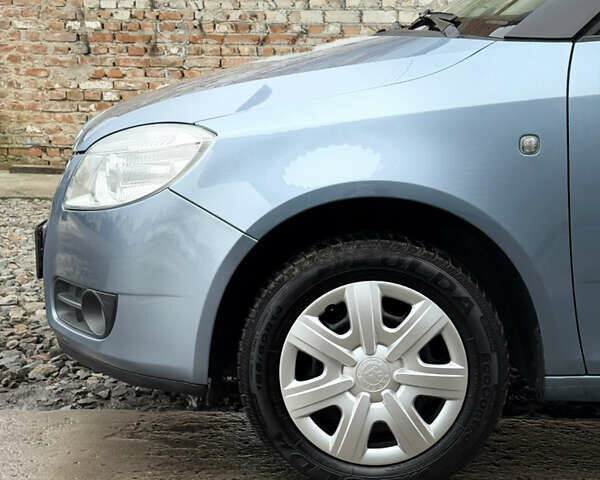 Серый Шкода Фабия, объемом двигателя 1.2 л и пробегом 152 тыс. км за 4500 $, фото 13 на Automoto.ua