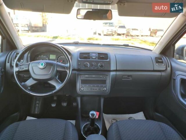 Серый Шкода Фабия, объемом двигателя 1.2 л и пробегом 192 тыс. км за 5850 $, фото 15 на Automoto.ua