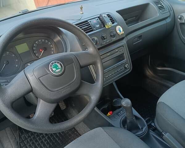Шкода Фабія 2010 у Жмеренке на Automoto.ua Сірий Шкода Фабія, об'ємом двигуна 1.2 л та пробігом 199 тис. км за 5000 $, фото 8 на Automoto.ua