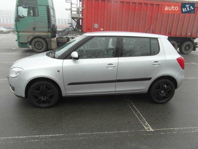 Серый Шкода Фабия, объемом двигателя 1.2 л и пробегом 141 тыс. км за 5900 $, фото 19 на Automoto.ua