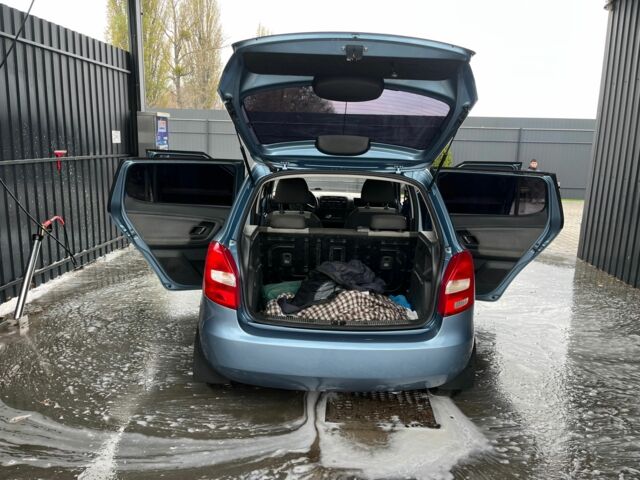 Серый Шкода Фабия, объемом двигателя 1.2 л и пробегом 204 тыс. км за 4100 $, фото 5 на Automoto.ua