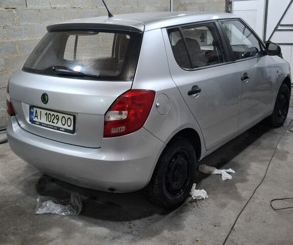 Сірий Шкода Фабія, об'ємом двигуна 1.2 л та пробігом 200 тис. км за 4500 $, фото 1 на Automoto.ua