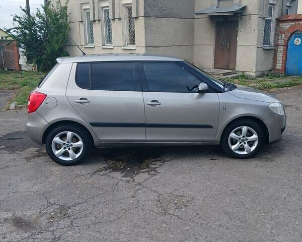 Сірий Шкода Фабія, об'ємом двигуна 1.42 л та пробігом 235 тис. км за 5700 $, фото 9 на Automoto.ua