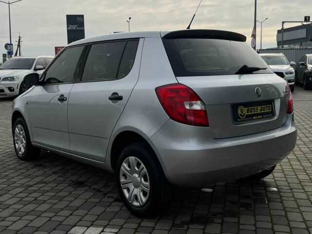 Серый Шкода Фабия, объемом двигателя 1.6 л и пробегом 283 тыс. км за 5800 $, фото 4 на Automoto.ua