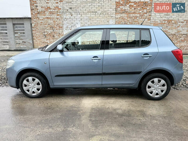 Серый Шкода Фабия, объемом двигателя 1.2 л и пробегом 152 тыс. км за 4500 $, фото 2 на Automoto.ua