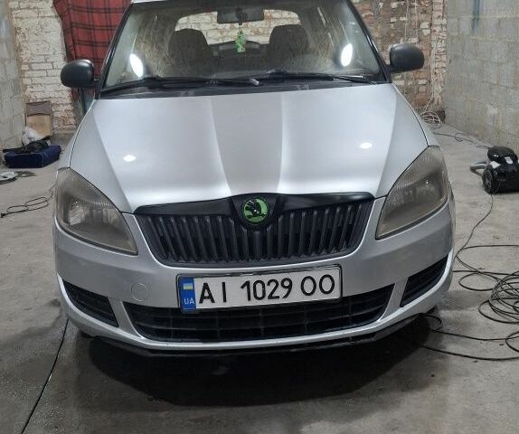Сірий Шкода Фабія, об'ємом двигуна 1.2 л та пробігом 200 тис. км за 4500 $, фото 4 на Automoto.ua