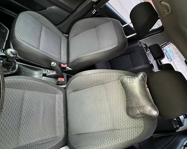 Сірий Шкода Фабія, об'ємом двигуна 1.2 л та пробігом 184 тис. км за 4999 $, фото 37 на Automoto.ua