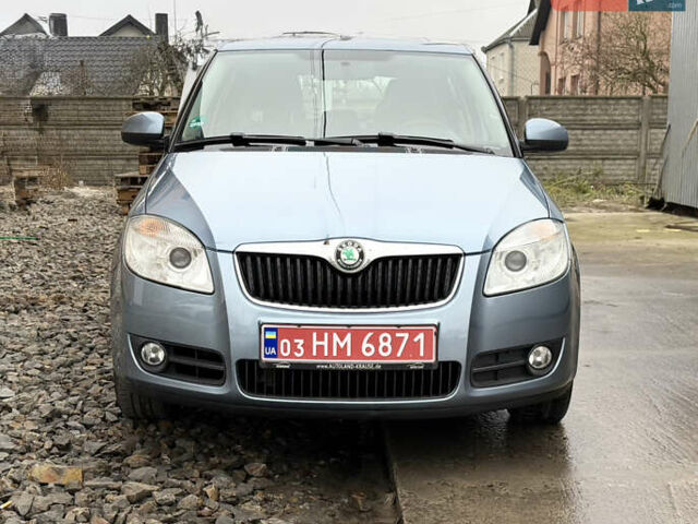 Серый Шкода Фабия, объемом двигателя 1.2 л и пробегом 152 тыс. км за 4500 $, фото 1 на Automoto.ua