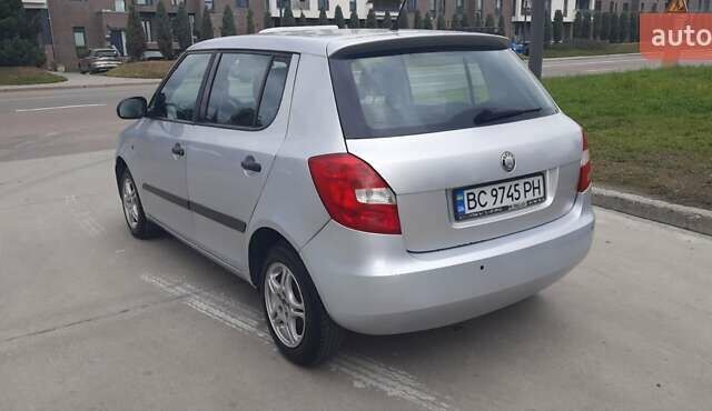 Сірий Шкода Фабія, об'ємом двигуна 1.2 л та пробігом 270 тис. км за 3700 $, фото 6 на Automoto.ua