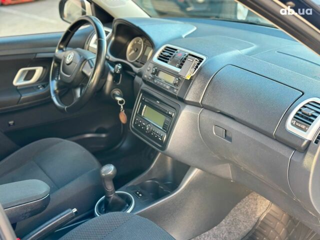 Сірий Шкода Фабія, об'ємом двигуна 1.4 л та пробігом 225 тис. км за 5790 $, фото 16 на Automoto.ua