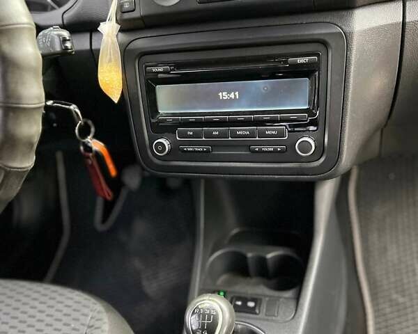 Сірий Шкода Фабія, об'ємом двигуна 1.2 л та пробігом 184 тис. км за 4999 $, фото 26 на Automoto.ua
