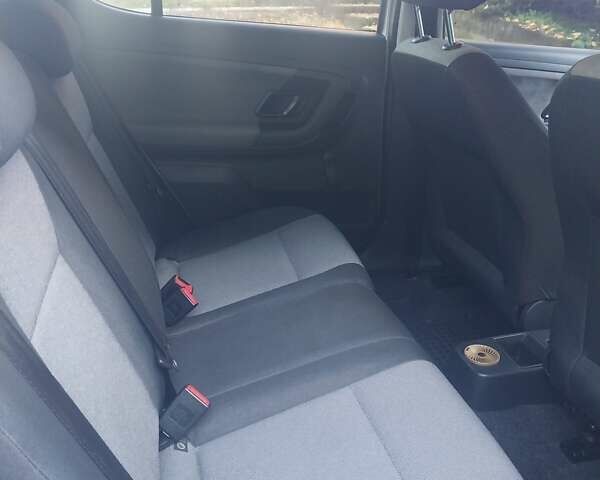 Сірий Шкода Фабія, об'ємом двигуна 1.6 л та пробігом 283 тис. км за 5100 $, фото 2 на Automoto.ua