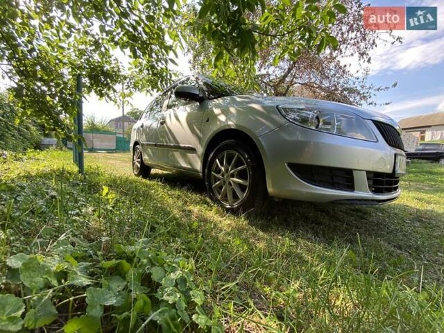 Серый Шкода Фабия, объемом двигателя 1.6 л и пробегом 309 тыс. км за 6000 $, фото 2 на Automoto.ua