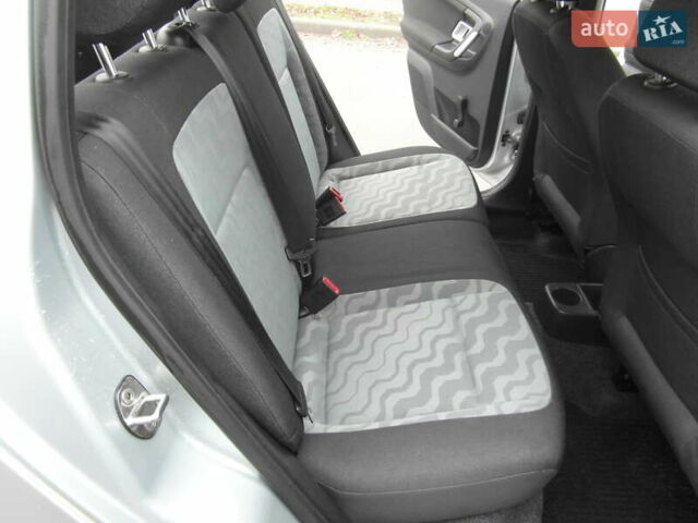 Серый Шкода Фабия, объемом двигателя 1.2 л и пробегом 141 тыс. км за 5900 $, фото 2 на Automoto.ua