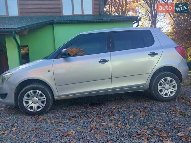 Шкода Фабия 2010 в Мукачеве на Automoto.ua Серый Шкода Фабия, объемом двигателя 1.6 л и пробегом 280 тыс. км за 5300 $, фото 4 на Automoto.ua