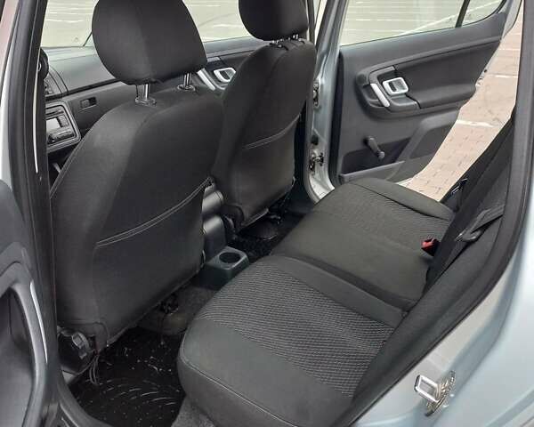 Серый Шкода Фабия, объемом двигателя 1.42 л и пробегом 230 тыс. км за 5700 $, фото 7 на Automoto.ua