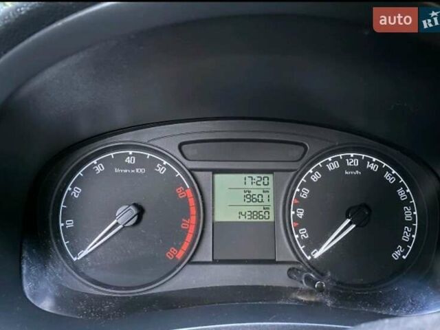 Сірий Шкода Фабія, об'ємом двигуна 1.2 л та пробігом 140 тис. км за 5300 $, фото 4 на Automoto.ua
