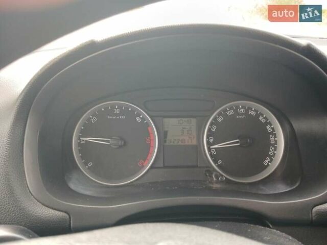Сірий Шкода Фабія, об'ємом двигуна 1.42 л та пробігом 235 тис. км за 5700 $, фото 11 на Automoto.ua