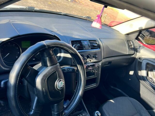 Сірий Шкода Фабія, об'ємом двигуна 1.4 л та пробігом 400 тис. км за 3500 $, фото 4 на Automoto.ua