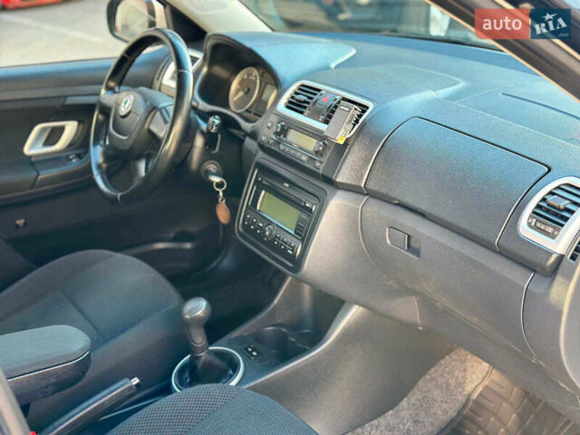 Сірий Шкода Фабія, об'ємом двигуна 1.4 л та пробігом 225 тис. км за 5290 $, фото 16 на Automoto.ua