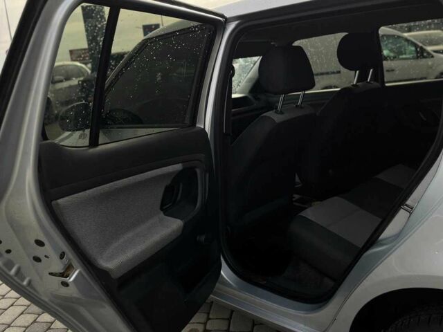 Серый Шкода Фабия, объемом двигателя 1.6 л и пробегом 283 тыс. км за 5800 $, фото 21 на Automoto.ua