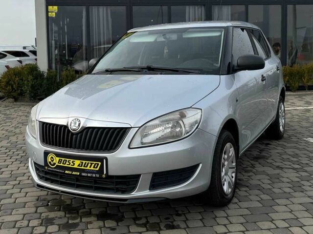 Серый Шкода Фабия, объемом двигателя 1.6 л и пробегом 283 тыс. км за 5800 $, фото 2 на Automoto.ua