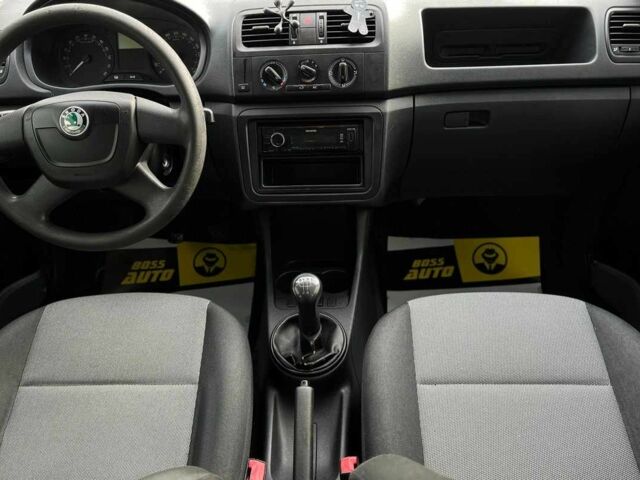 Серый Шкода Фабия, объемом двигателя 1.6 л и пробегом 283 тыс. км за 5800 $, фото 9 на Automoto.ua