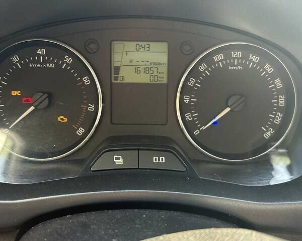 Сірий Шкода Фабія, об'ємом двигуна 1.39 л та пробігом 162 тис. км за 2500 $, фото 4 на Automoto.ua