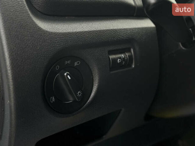 Сірий Шкода Фабія, об'ємом двигуна 1.6 л та пробігом 283 тис. км за 5800 $, фото 16 на Automoto.ua