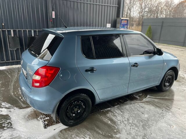 Серый Шкода Фабия, объемом двигателя 1.2 л и пробегом 204 тыс. км за 4100 $, фото 3 на Automoto.ua