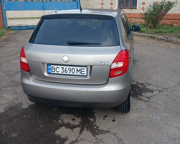 Сірий Шкода Фабія, об'ємом двигуна 1.42 л та пробігом 235 тис. км за 5700 $, фото 7 на Automoto.ua
