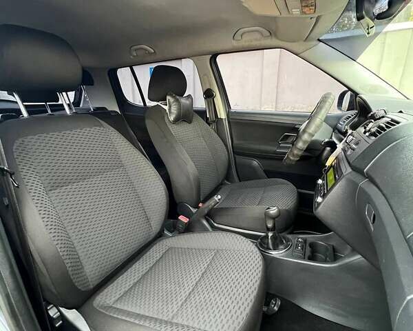 Сірий Шкода Фабія, об'ємом двигуна 1.2 л та пробігом 184 тис. км за 4999 $, фото 29 на Automoto.ua