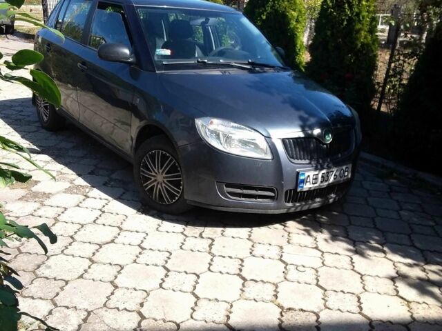 Шкода Фабия 2010 в Пятихатках на Automoto.ua Серый Шкода Фабия, объемом двигателя 1.4 л и пробегом 236 тыс. км за 5250 $, фото 3 на Automoto.ua