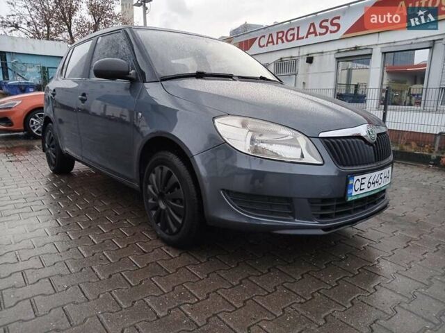 Серый Шкода Фабия, объемом двигателя 1.2 л и пробегом 173 тыс. км за 4300 $, фото 3 на Automoto.ua