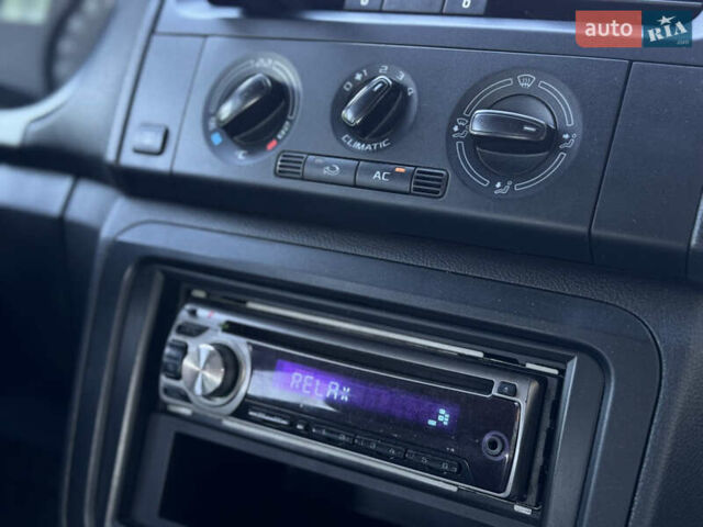 Сірий Шкода Фабія, об'ємом двигуна 1.2 л та пробігом 146 тис. км за 3990 $, фото 16 на Automoto.ua