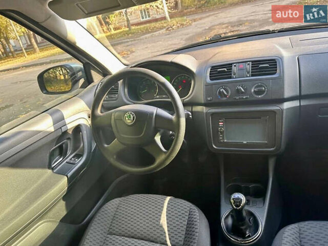 Сірий Шкода Фабія, об'ємом двигуна 1.4 л та пробігом 259 тис. км за 4999 $, фото 10 на Automoto.ua