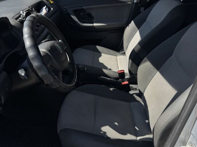 Серый Шкода Фабия, объемом двигателя 1.2 л и пробегом 1000 тыс. км за 5999 $, фото 11 на Automoto.ua