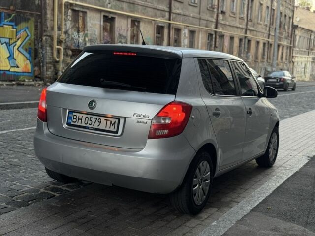 Серый Шкода Фабия, объемом двигателя 1.6 л и пробегом 280 тыс. км за 4700 $, фото 4 на Automoto.ua