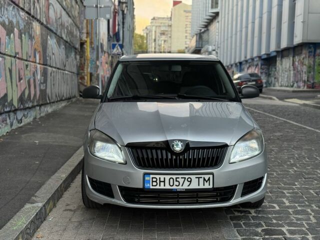 Серый Шкода Фабия, объемом двигателя 1.6 л и пробегом 280 тыс. км за 4700 $, фото 3 на Automoto.ua